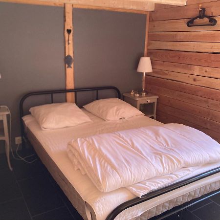 סן-ג'ורג'-דולרו La Cabane Charmante Petite Maison 2 Chambres A 2,5Km Plage מראה חיצוני תמונה