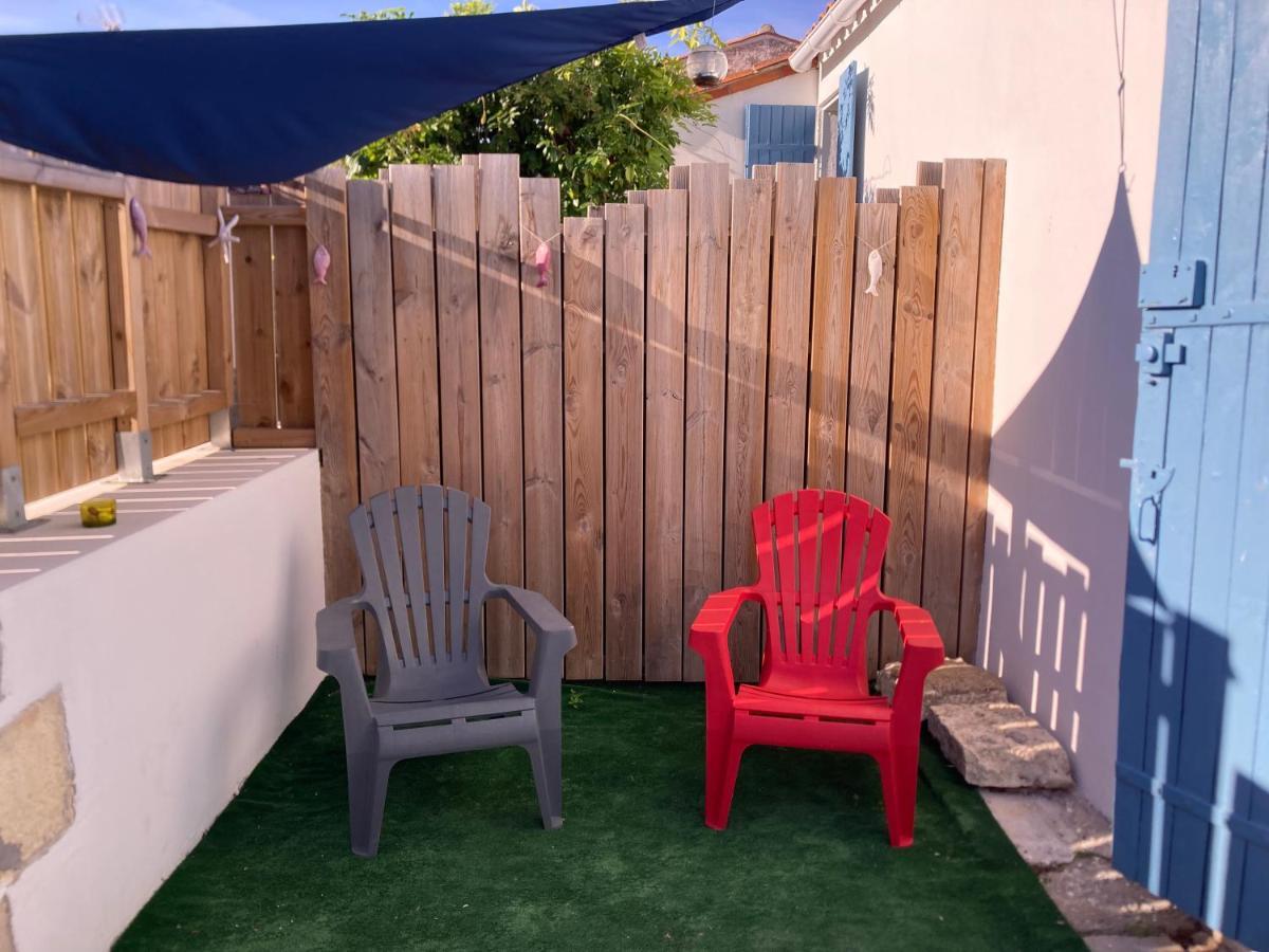 סן-ג'ורג'-דולרו La Cabane Charmante Petite Maison 2 Chambres A 2,5Km Plage מראה חיצוני תמונה