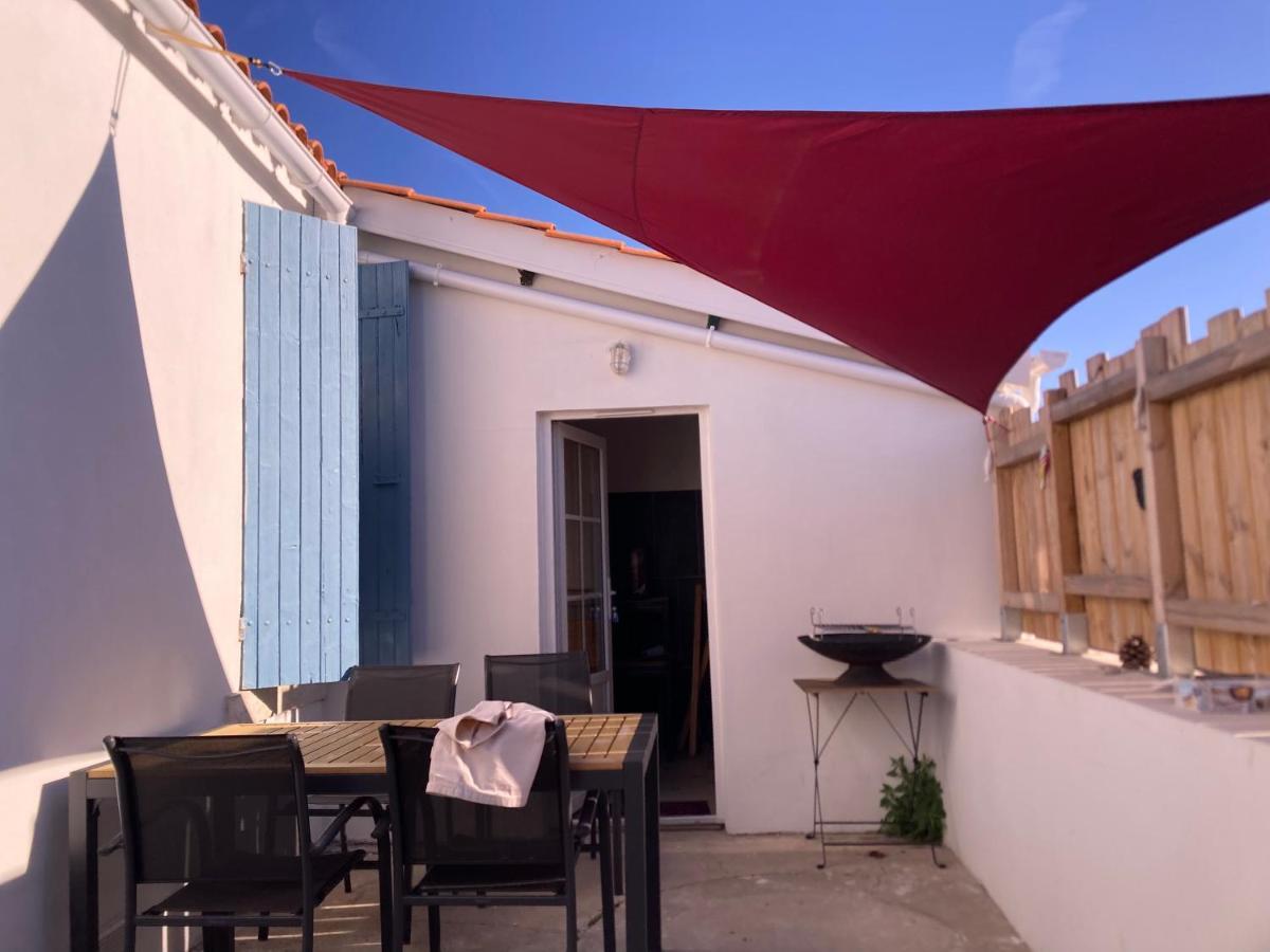 סן-ג'ורג'-דולרו La Cabane Charmante Petite Maison 2 Chambres A 2,5Km Plage מראה חיצוני תמונה